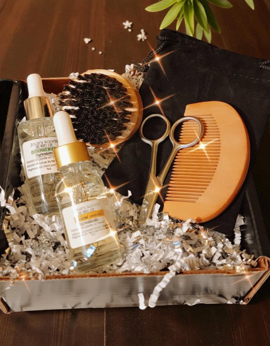 Natural Beard Oil Grooming Gift Set | Vitamin E & Jojoba Oil, Comb Included - Perfect for Him!